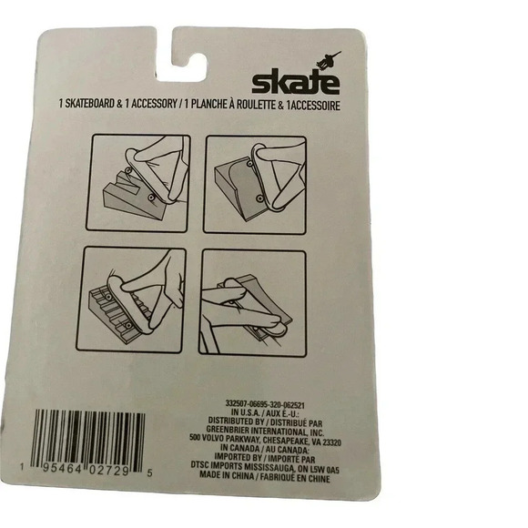 Skate Finger Skateboard Set With Trick Ramps **New in Package** - Picture 2 of 2